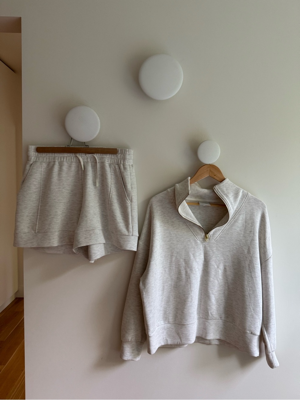 Varley Light Gray Quarter-Zip Pullover & Drawstring Shorts Set size m